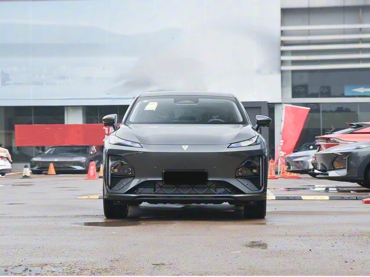 Changan Deepal S07 (S7) 2025 года с пробегом. Фото: #3