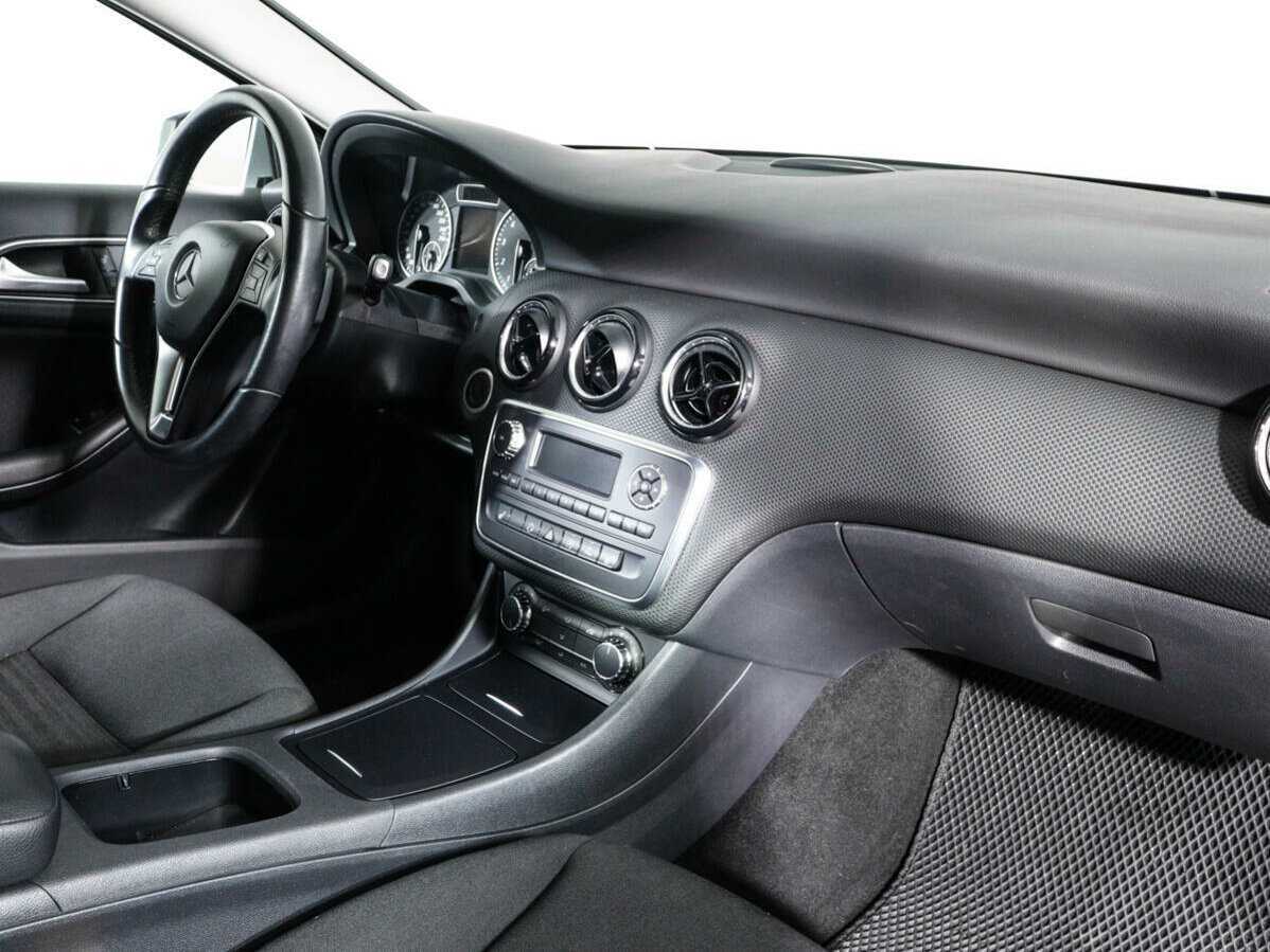 Mercedes-Benz A-Класс 2015 года с пробегом. Фото: #8