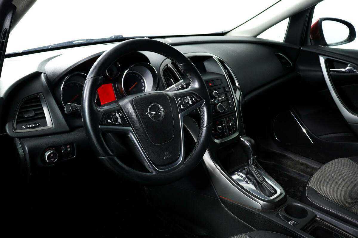 Opel Astra 2011 года с пробегом. Фото: #12