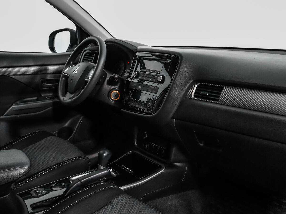 Mitsubishi Outlander 2018 года с пробегом. Фото: #10