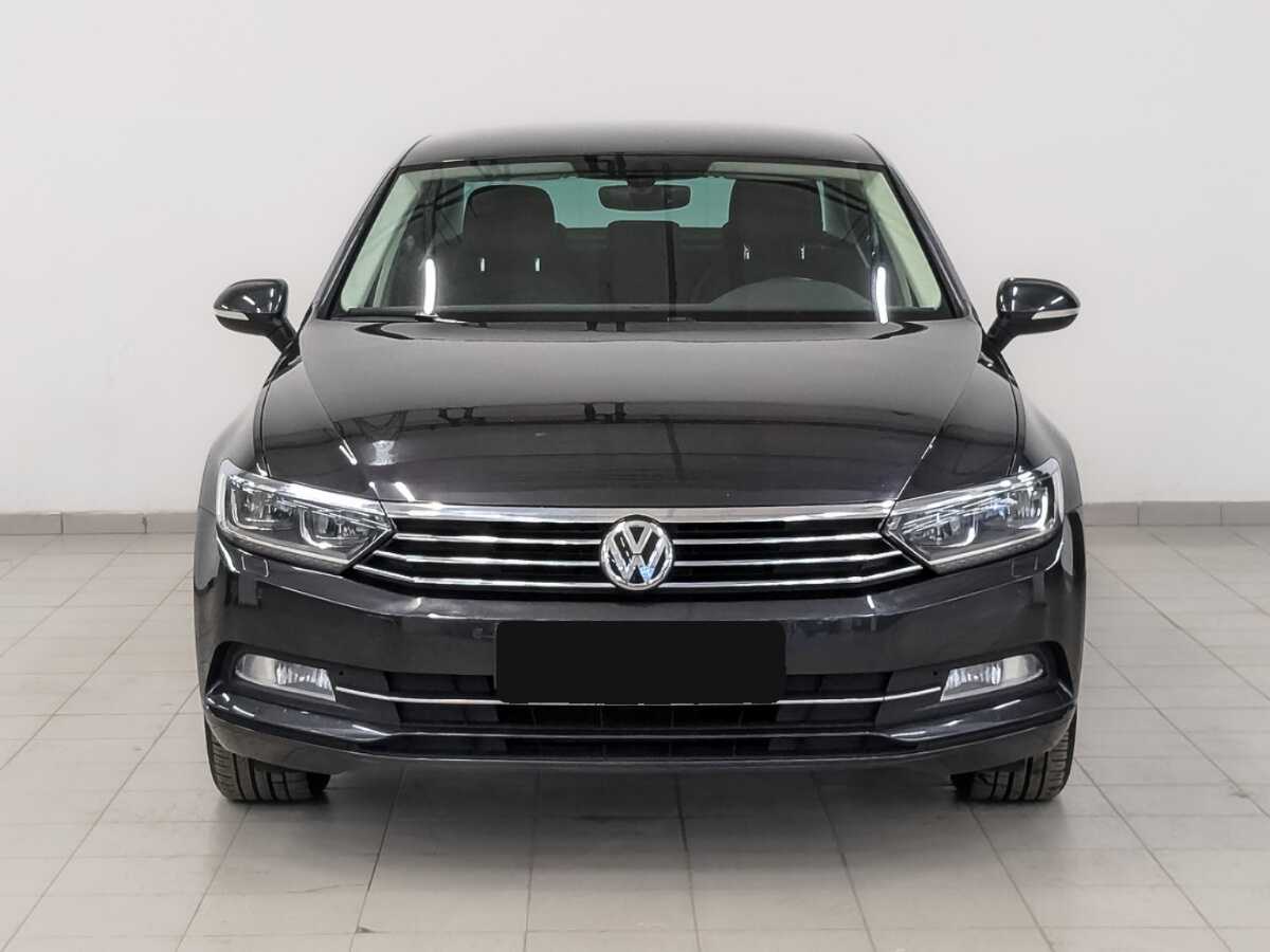 Volkswagen Passat 2019 года с пробегом. Фото: #1