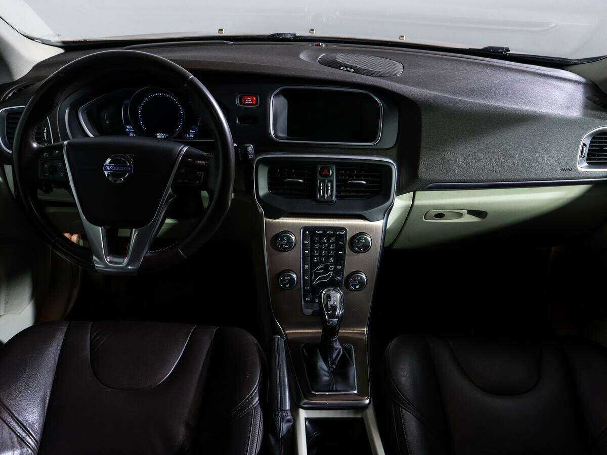 Volvo V40 Cross Country 2013 года с пробегом. Фото: #8