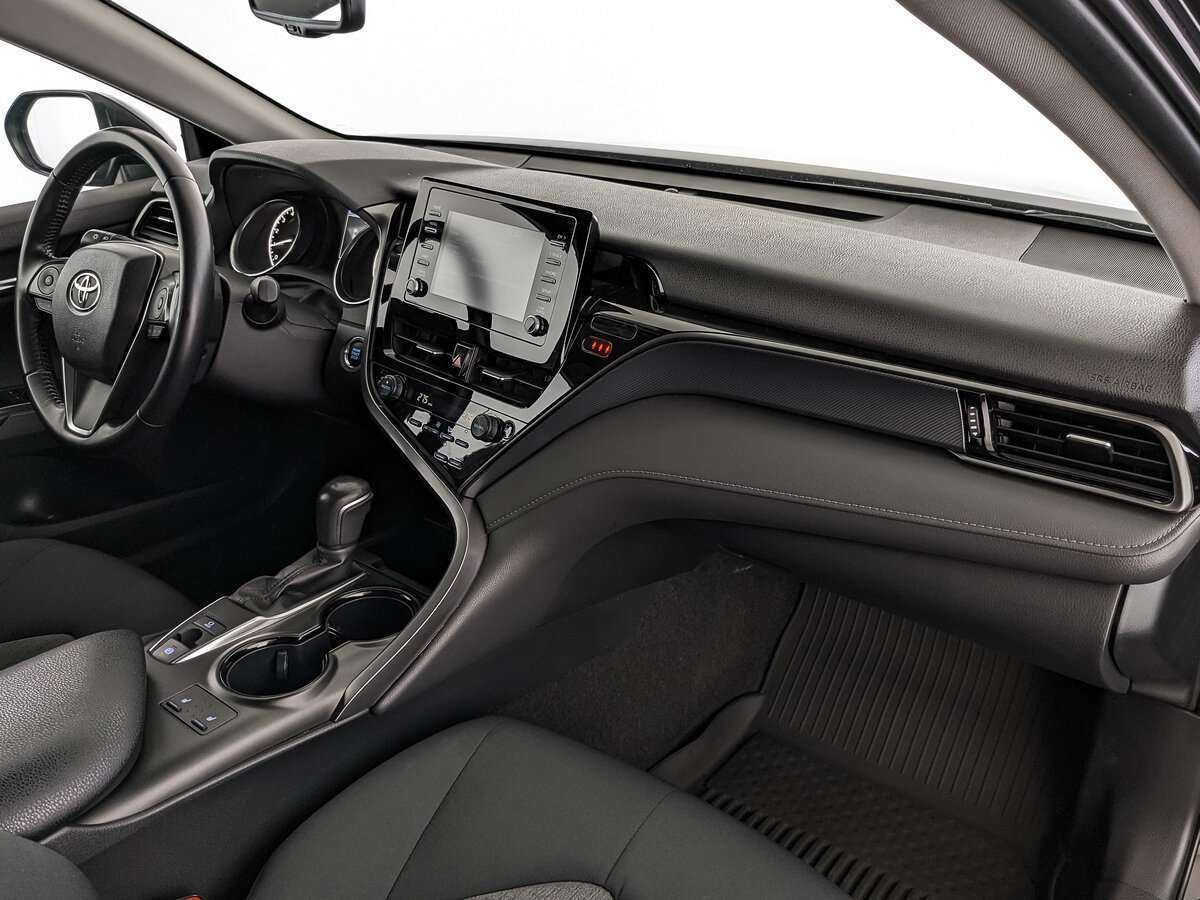 Toyota Camry 2021 года с пробегом. Фото: #8