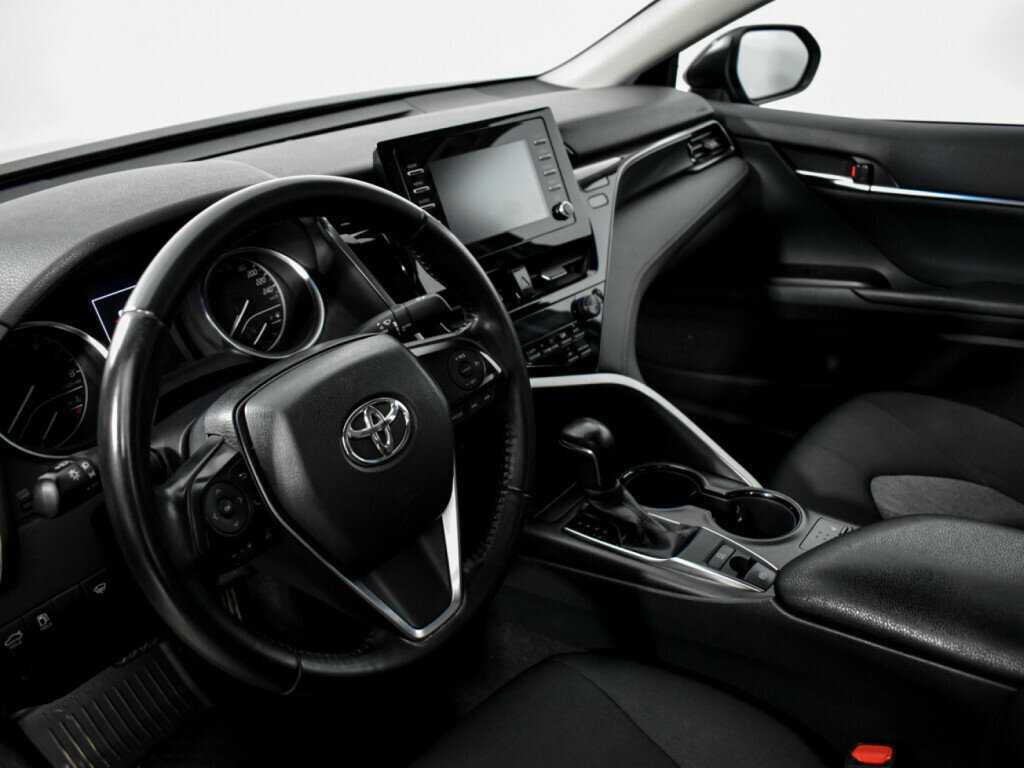 Toyota Camry 2021 года с пробегом. Фото: #8