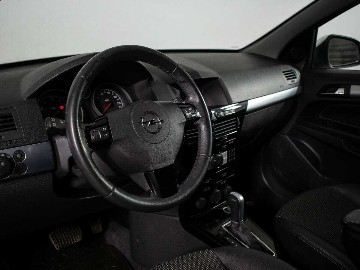 Opel Astra 2011 года с пробегом. Фото: #7