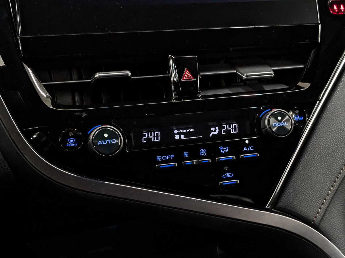 Toyota Camry 2023 года с пробегом. Фото: #20