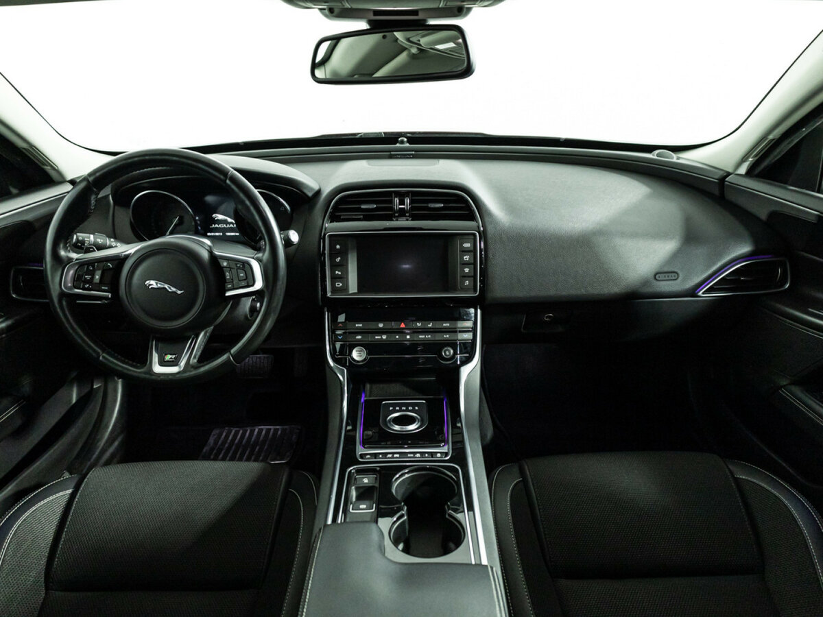 Jaguar XE 2015 года с пробегом. Фото: #10