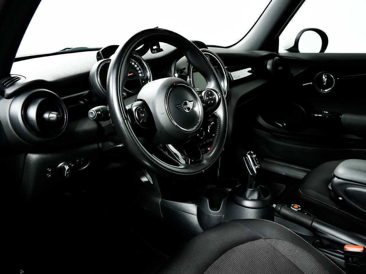 Mini Hatch 2021 года с пробегом. Фото: #12