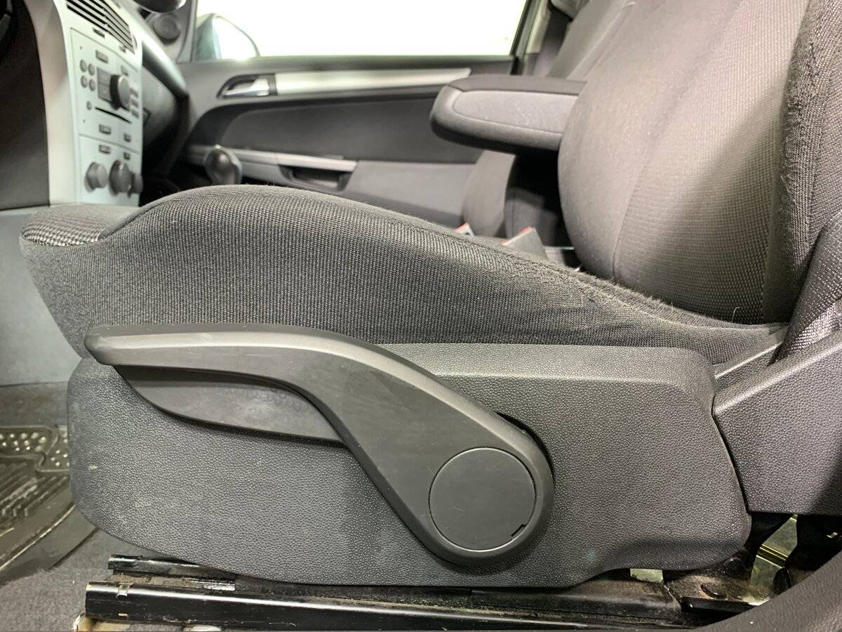 Opel Astra 2010 года с пробегом. Фото: #15
