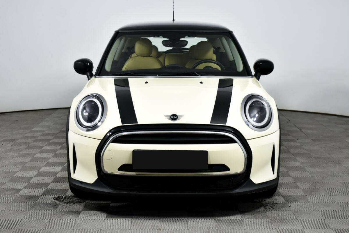 Mini Hatch 2021 года с пробегом. Посмотреть фото