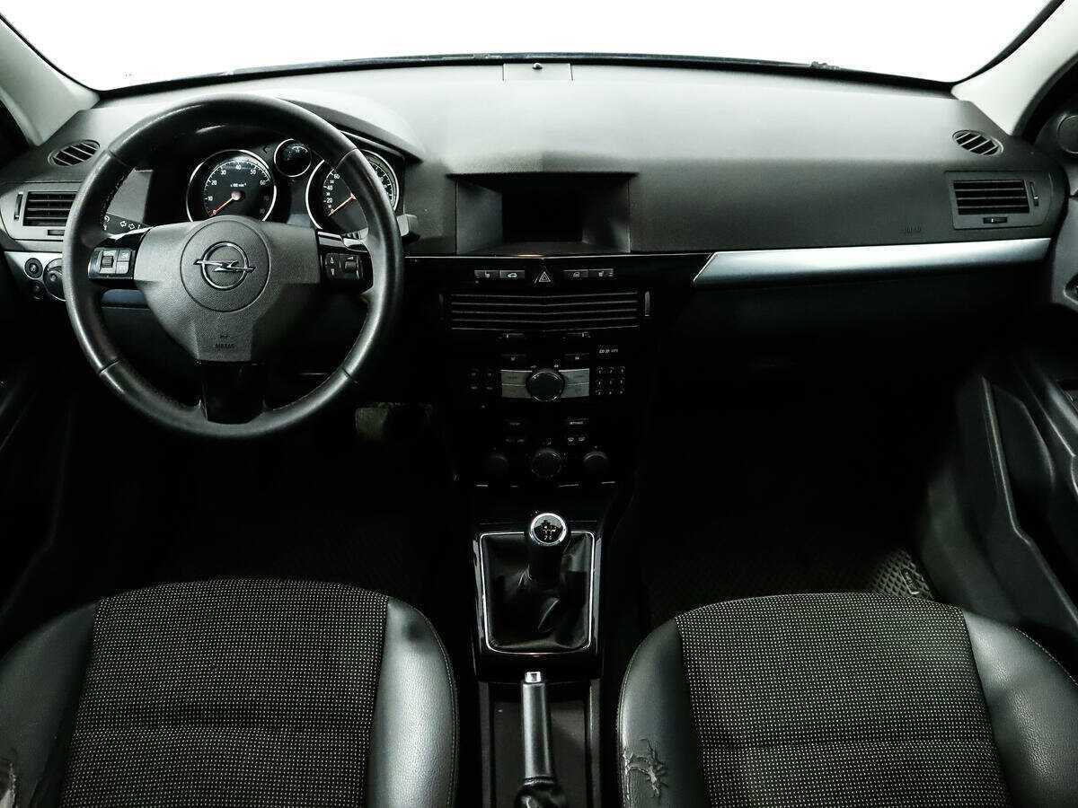 Opel Astra 2010 года с пробегом. Фото: #11
