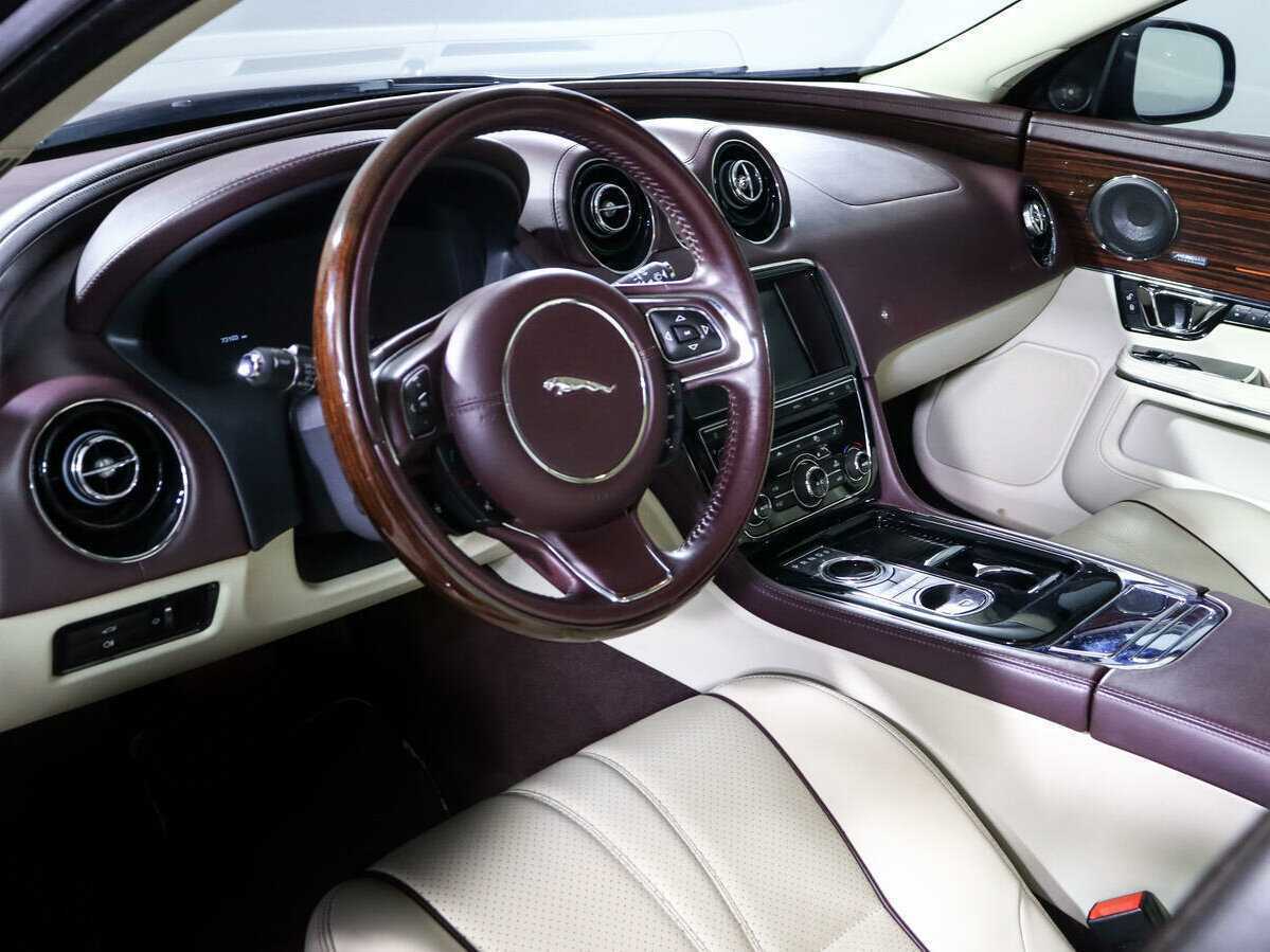 Jaguar XJ 2014 года с пробегом. Фото: #11