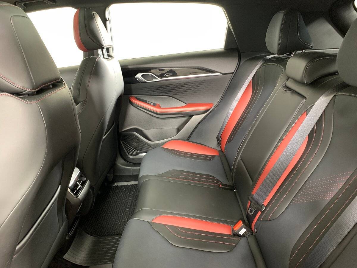 Geely Coolray 2023 года с пробегом. Фото: #18