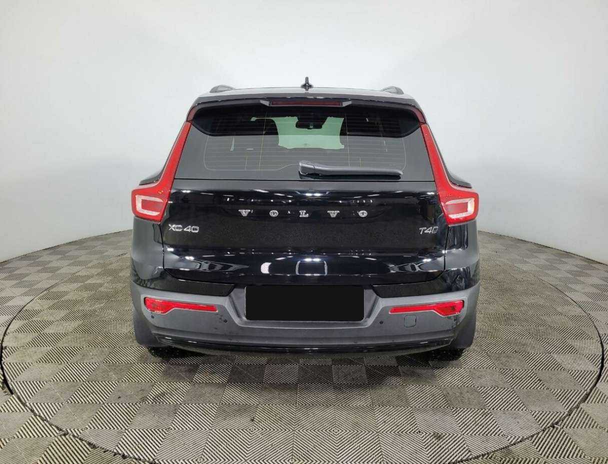 Volvo XC40 2018 года с пробегом. Фото: #2