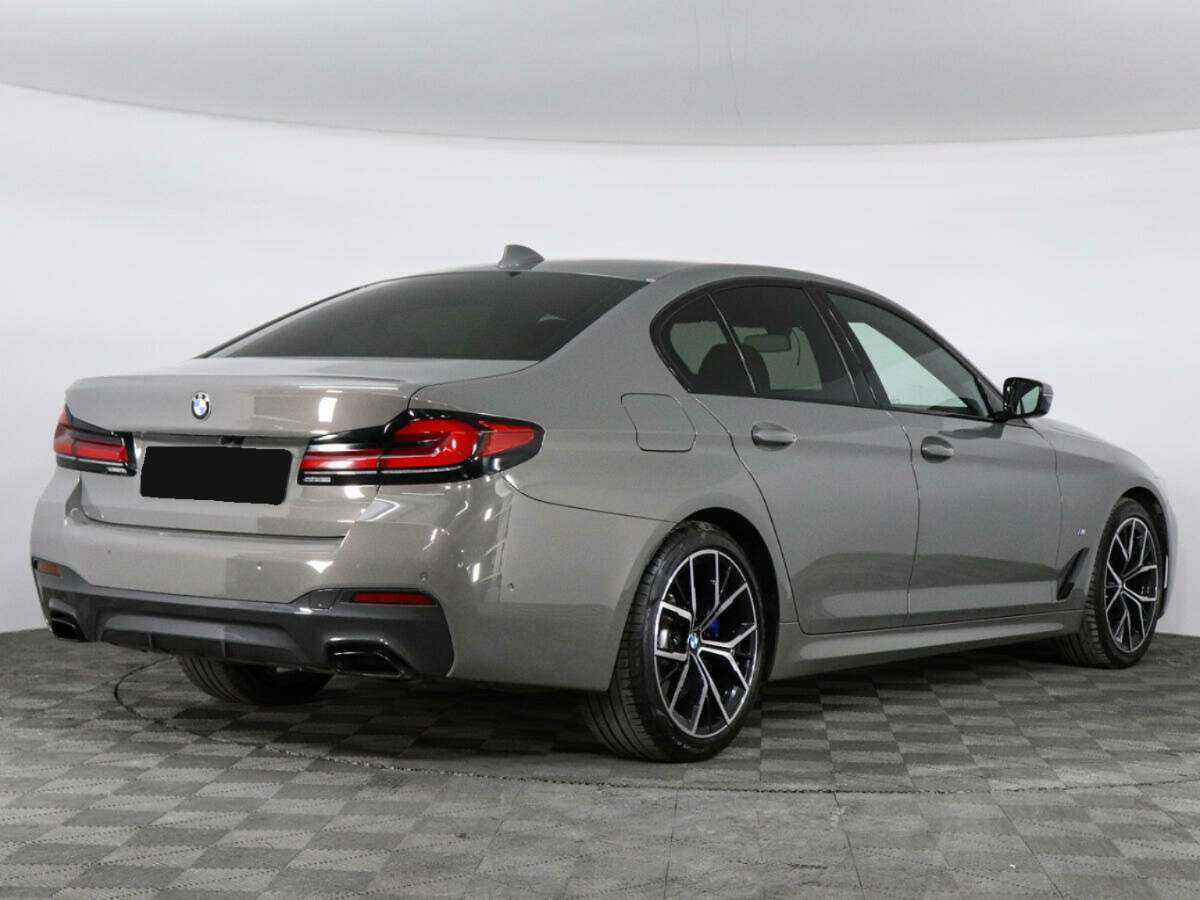 BMW 5 серии 2021 года с пробегом. Фото: #1