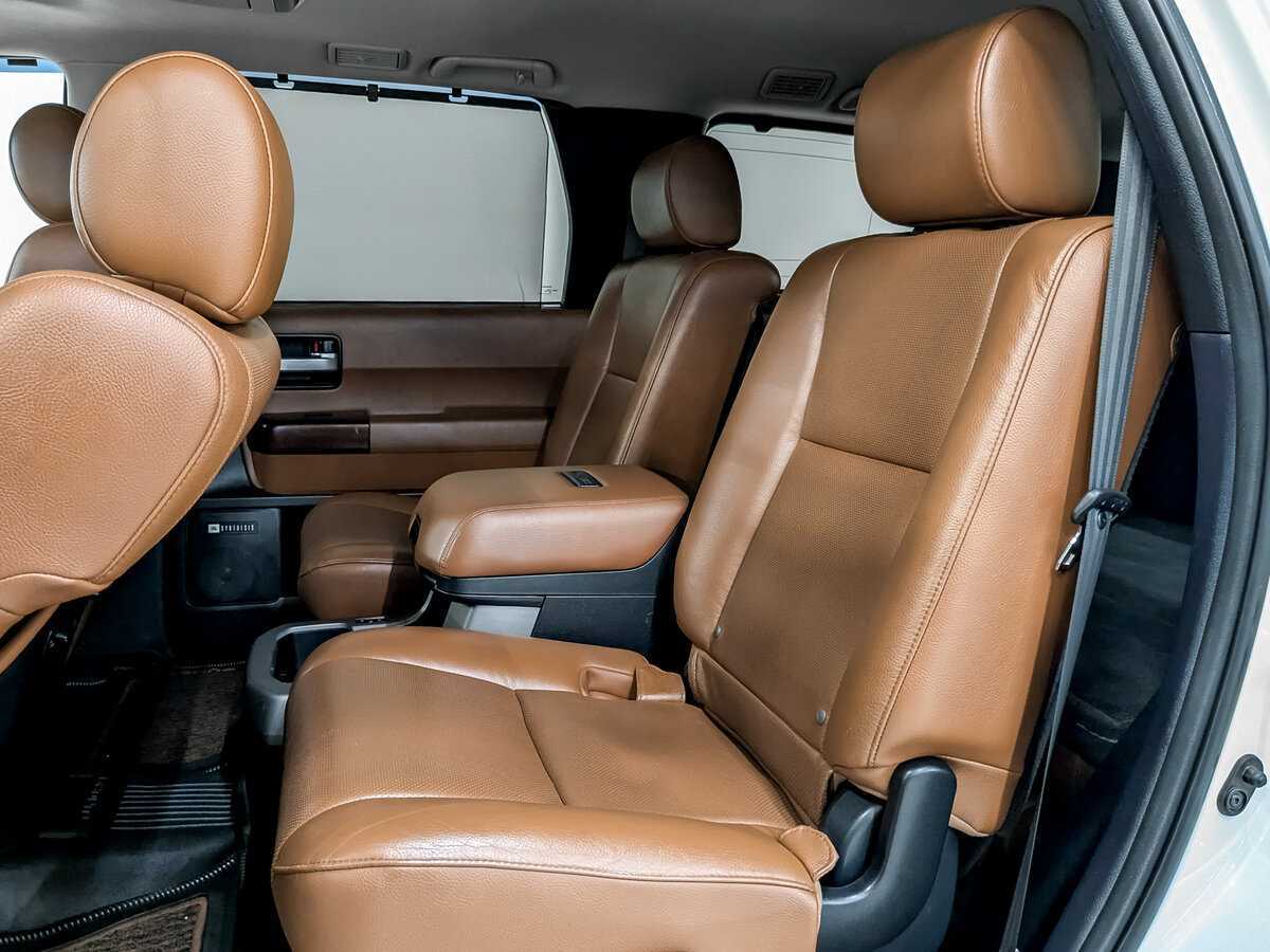 Toyota Sequoia 2013 года с пробегом. Фото: #11