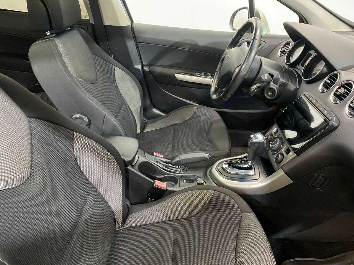 Peugeot 308 2008 года с пробегом. Фото: #9