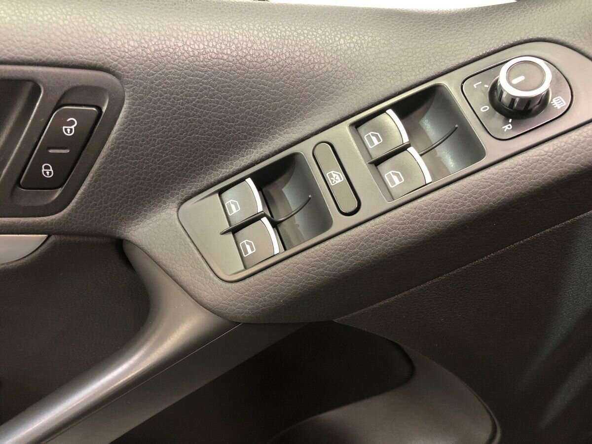 Volkswagen Tiguan 2011 года с пробегом. Фото: #17