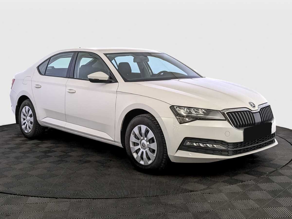 Skoda Superb 2021 года с пробегом. Фото: #2