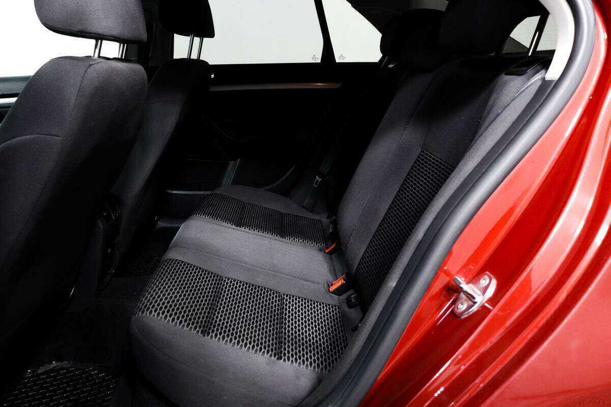 Volkswagen Jetta 2010 года с пробегом. Фото: #11