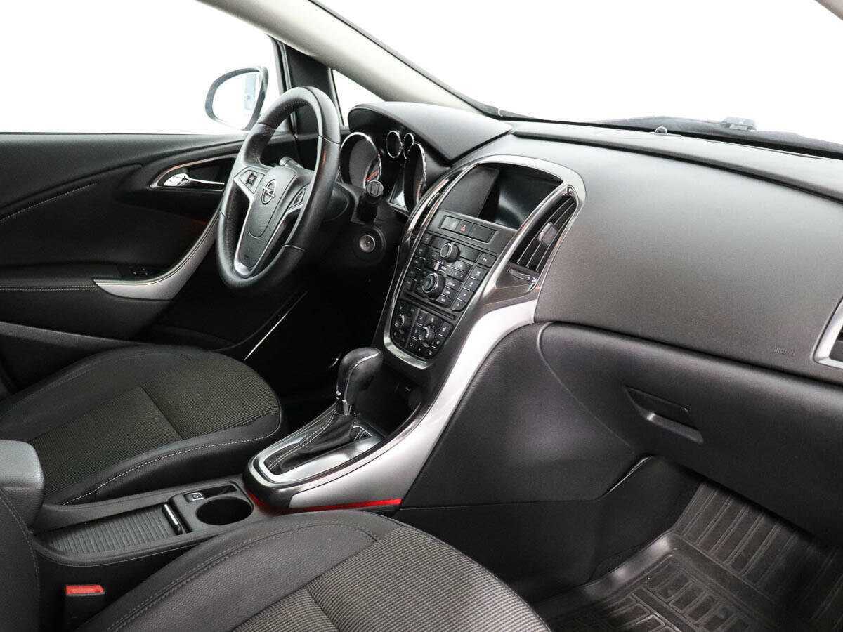 Opel Astra 2011 года с пробегом. Фото: #8