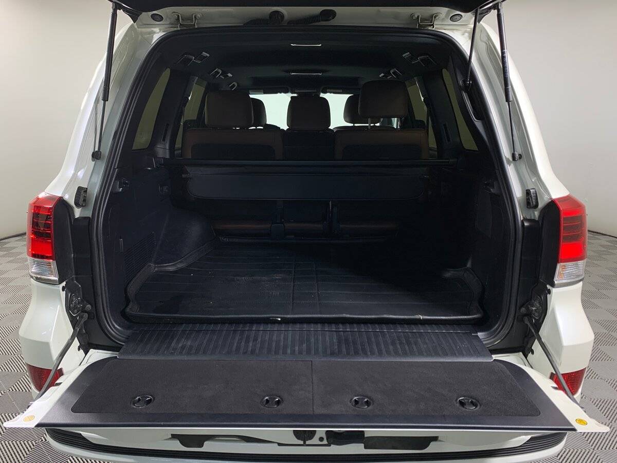 Toyota Land Cruiser 2020 года с пробегом. Фото: #20