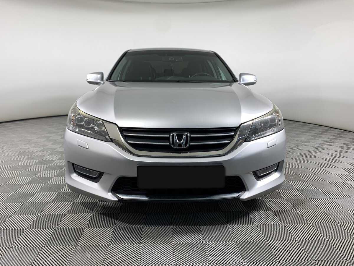 Honda Accord 2013 года с пробегом. Фото: #1