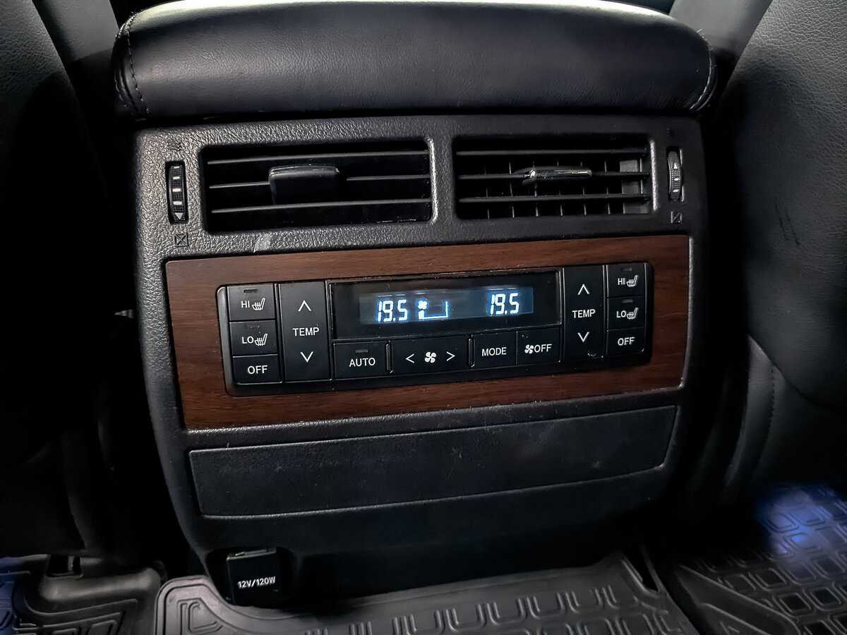 Toyota Land Cruiser 2017 года с пробегом. Фото: #24