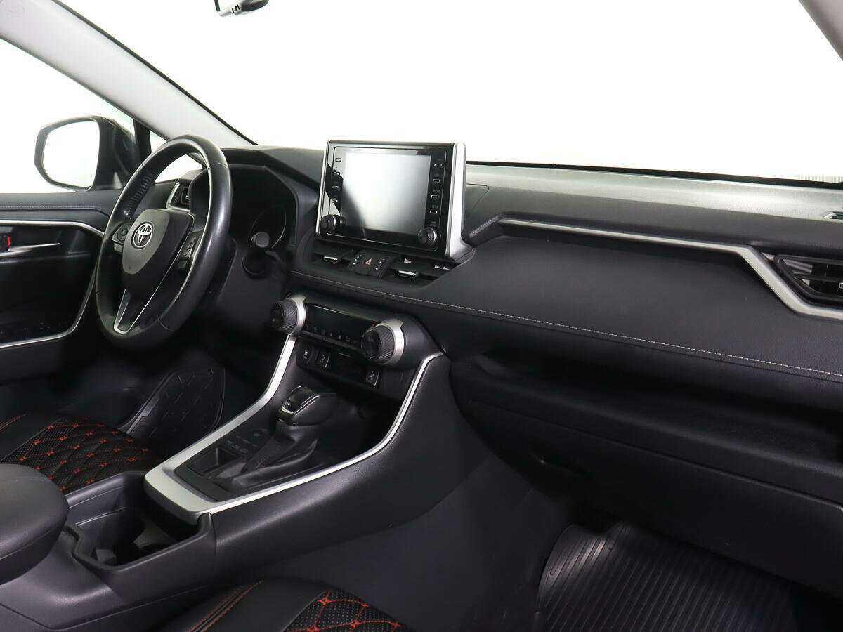 Toyota RAV4 2021 года с пробегом. Фото: #7