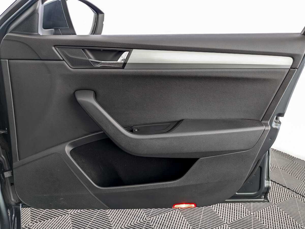Skoda Superb 2018 года с пробегом. Фото: #19
