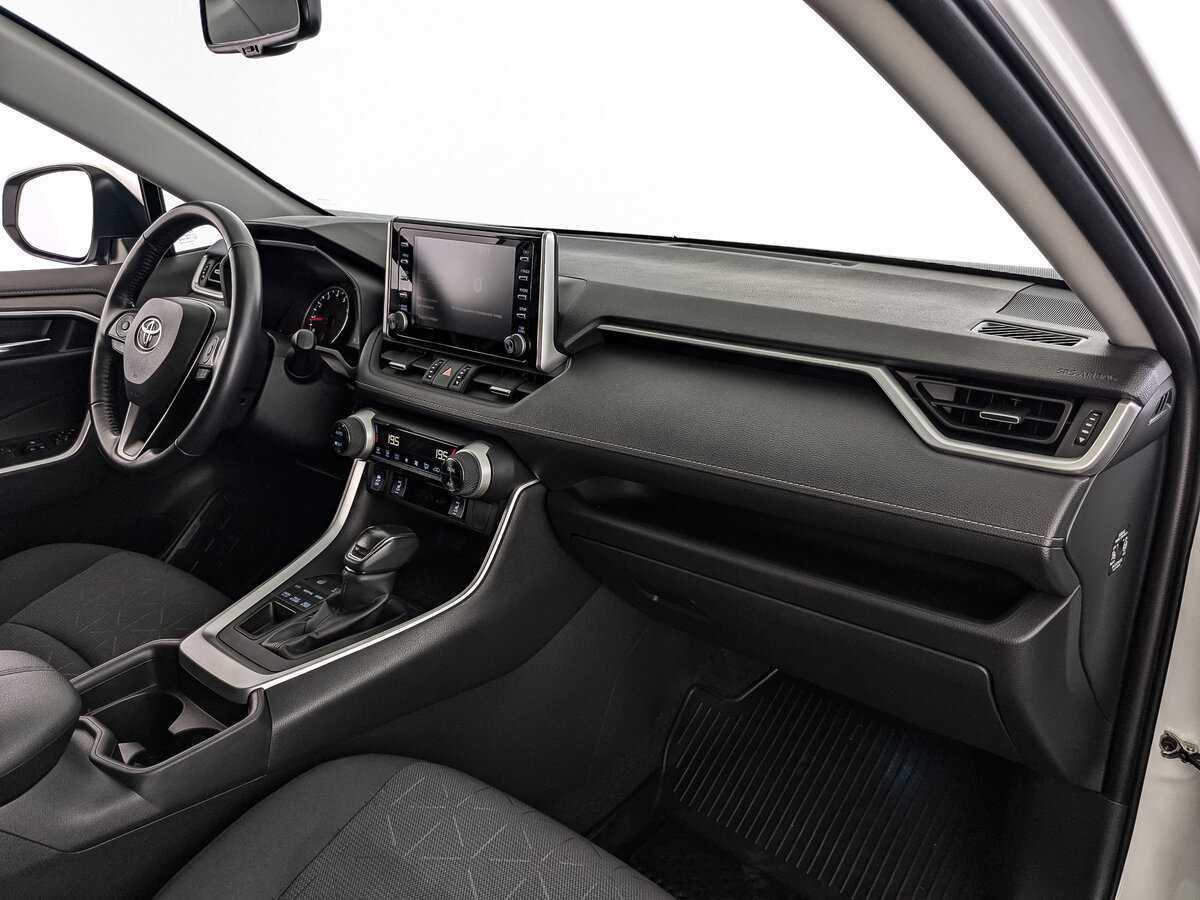 Toyota RAV4 2021 года с пробегом. Фото: #8