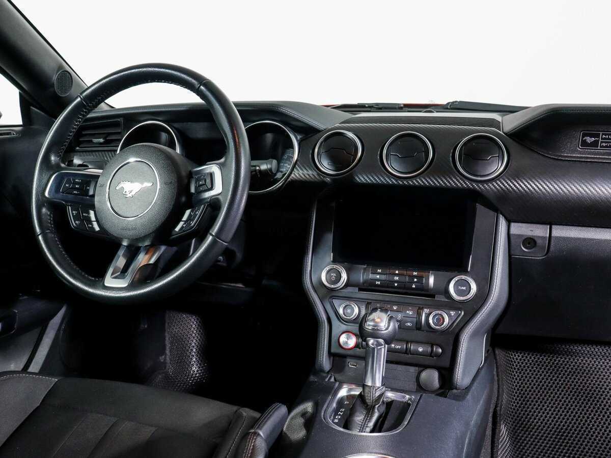 Ford Mustang 2020 года с пробегом. Фото: #8