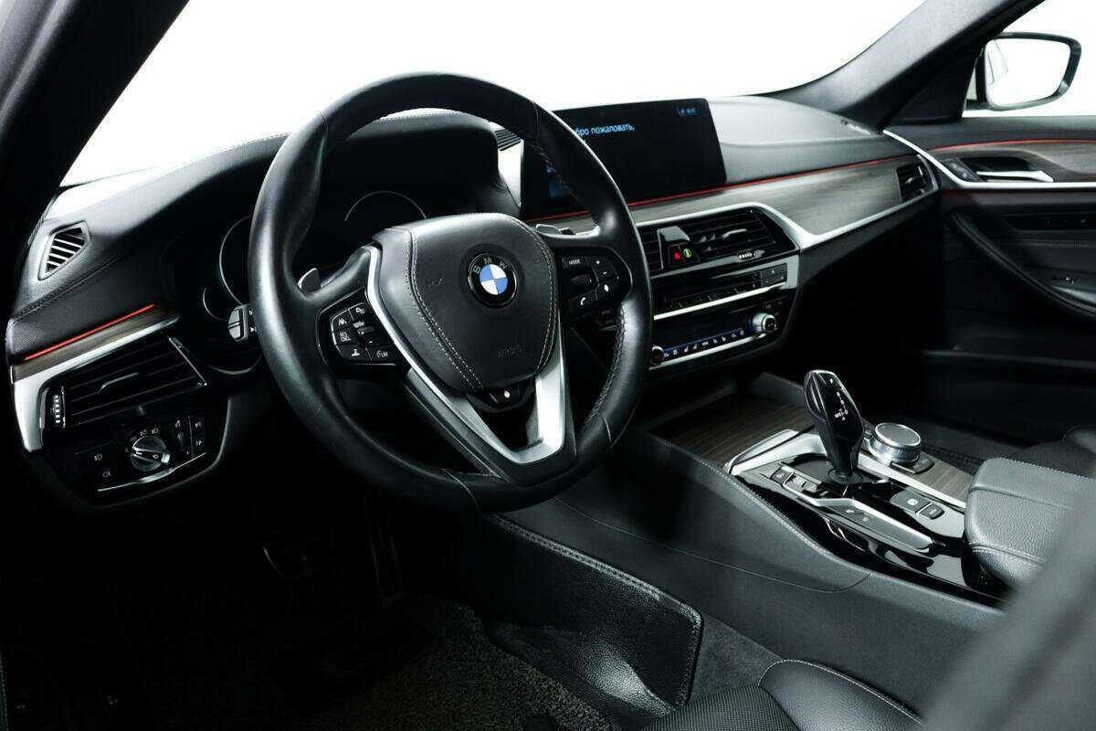 BMW 5 серии 2017 года с пробегом. Фото: #12