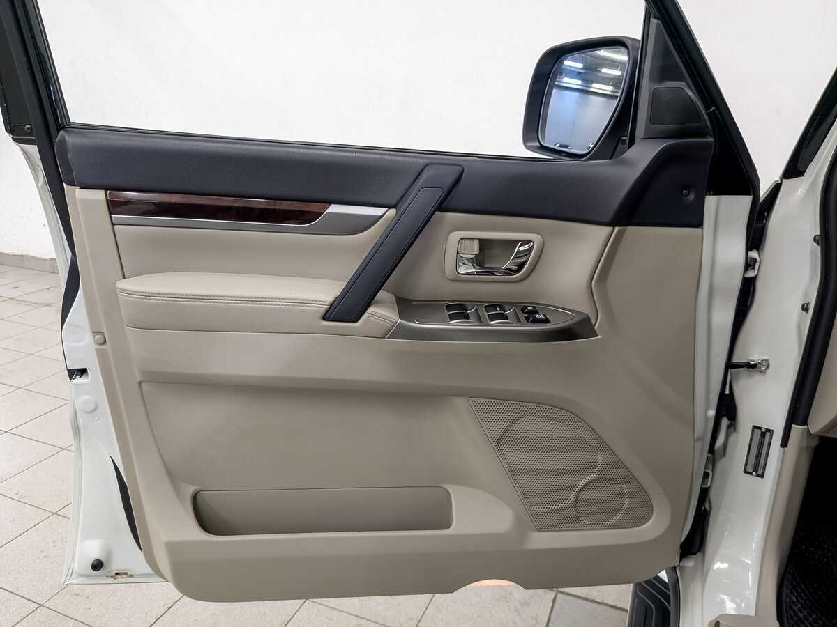 Mitsubishi Pajero 2020 года с пробегом. Фото: #18