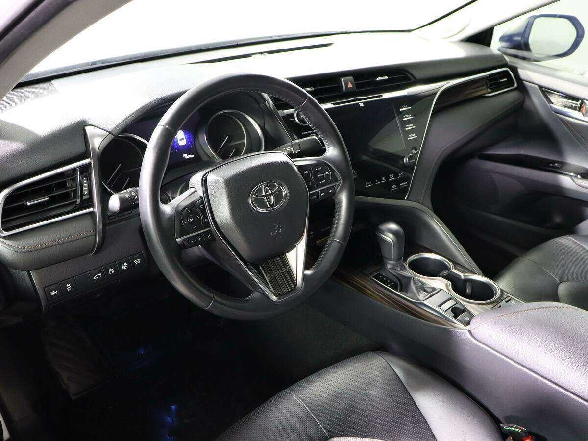 Toyota Camry 2018 года с пробегом. Фото: #11