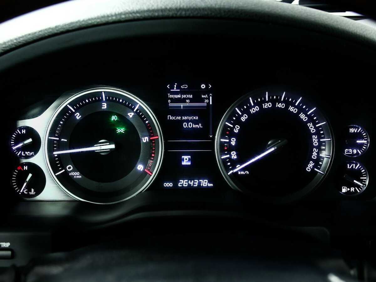 Toyota Land Cruiser 2015 года с пробегом. Фото: #9