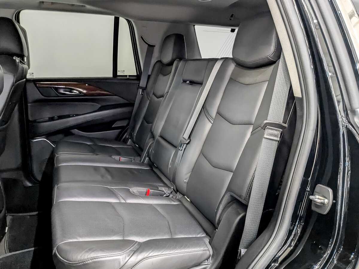 Cadillac Escalade 2017 года с пробегом. Фото: #11