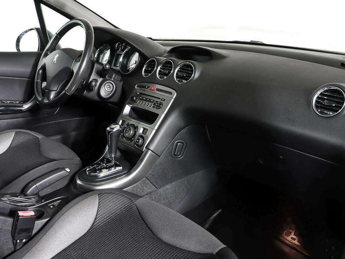 Peugeot 308 2010 года с пробегом. Фото: #7