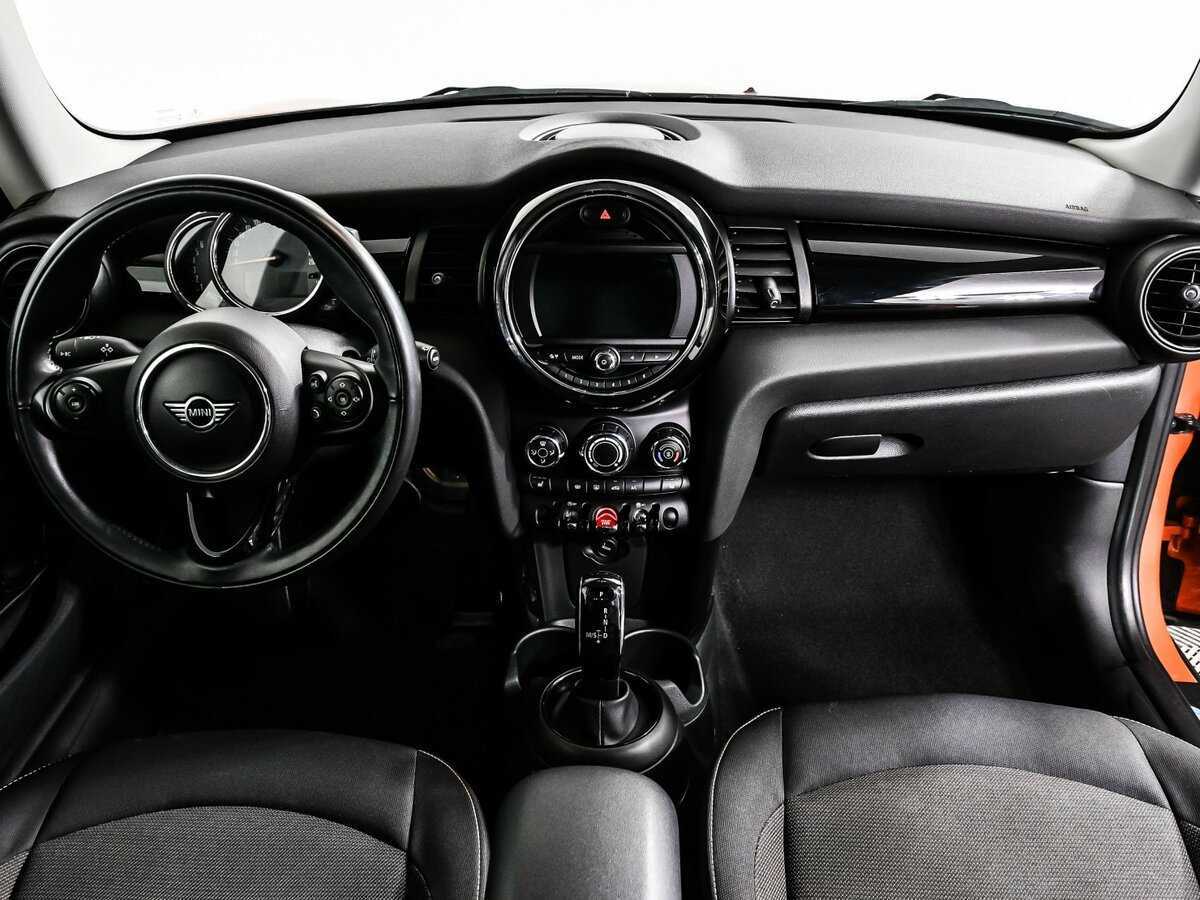 Mini Hatch 2020 года с пробегом. Фото: #10