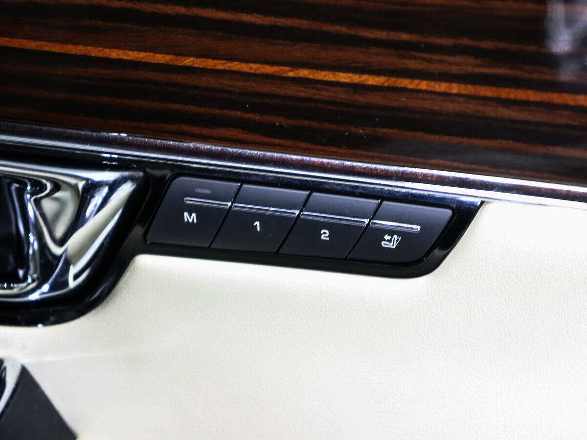 Jaguar XJ 2014 года с пробегом. Фото: #20