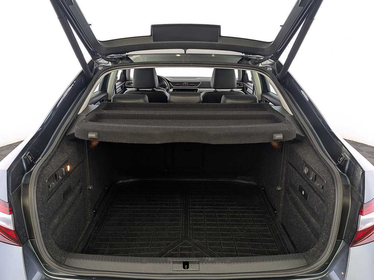 Skoda Superb 2018 года с пробегом. Фото: #9