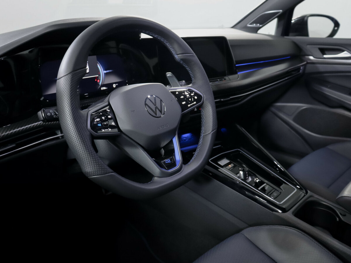 Volkswagen Golf R 2023 года с пробегом. Фото: #11