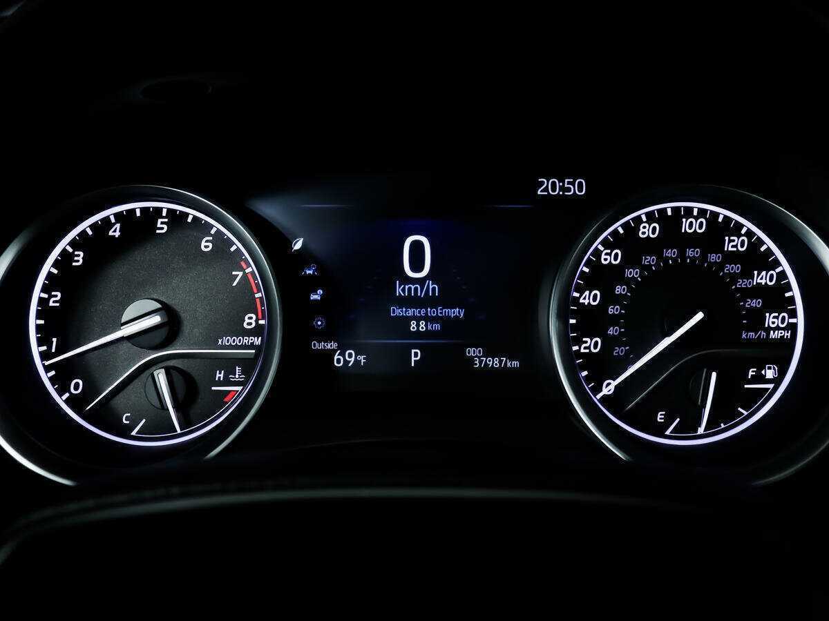 Toyota Camry 2021 года с пробегом. Фото: #9