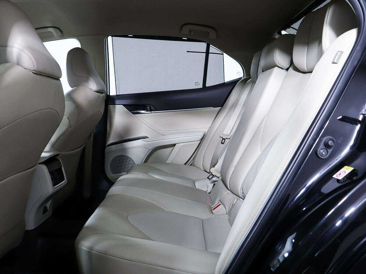 Toyota Camry 2018 года с пробегом. Фото: #10