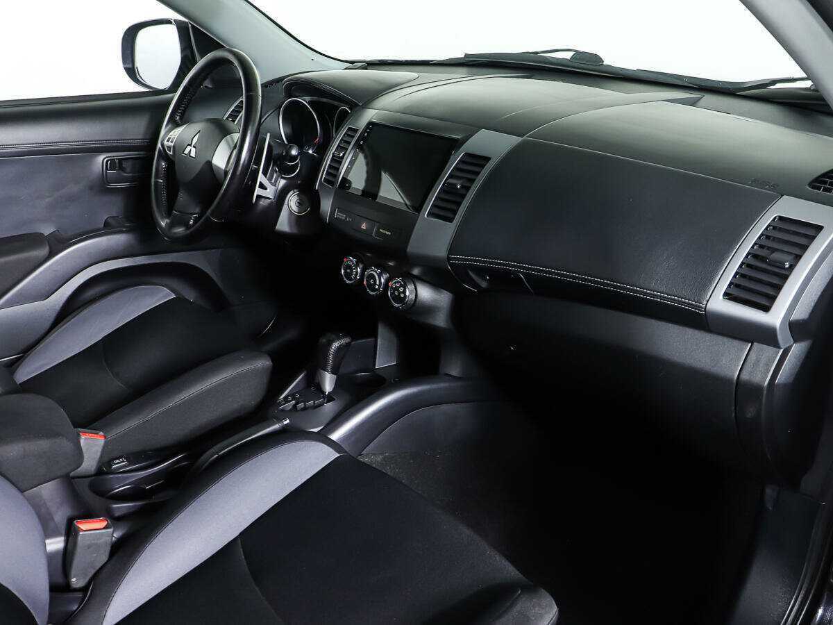 Mitsubishi Outlander 2011 года с пробегом. Фото: #7