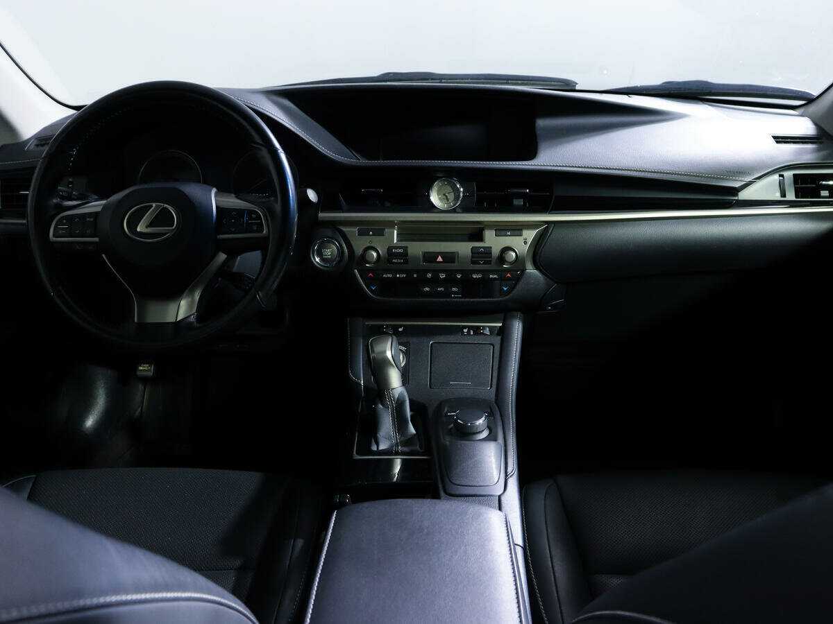 Lexus ES 2016 года с пробегом. Фото: #11