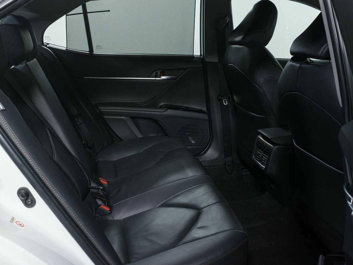 Toyota Camry 2018 года с пробегом. Фото: #9