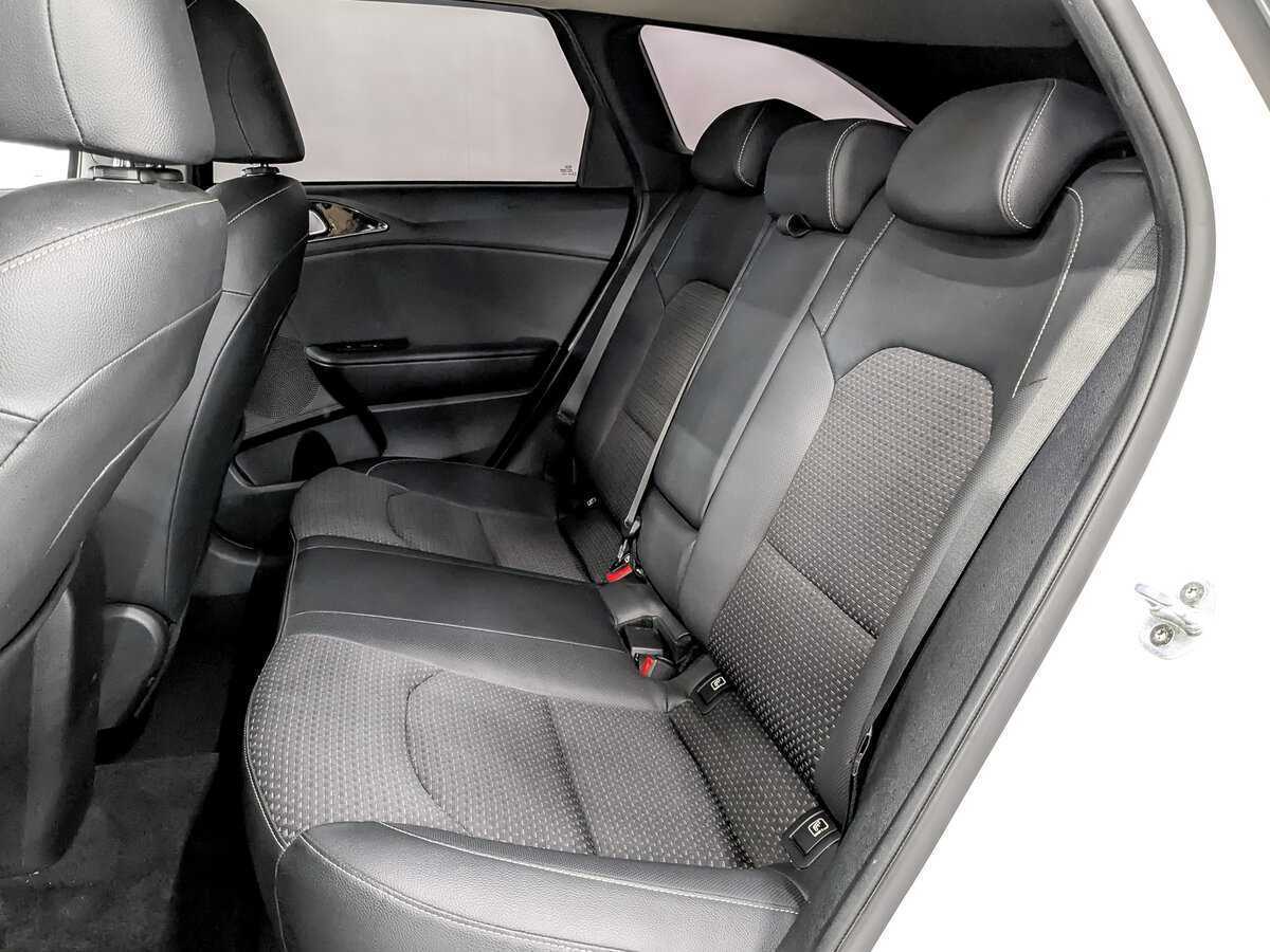 Kia Ceed 2020 года с пробегом. Фото: #12