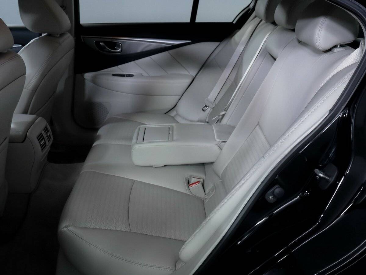 Infiniti Q50 2014 года с пробегом. Фото: #9