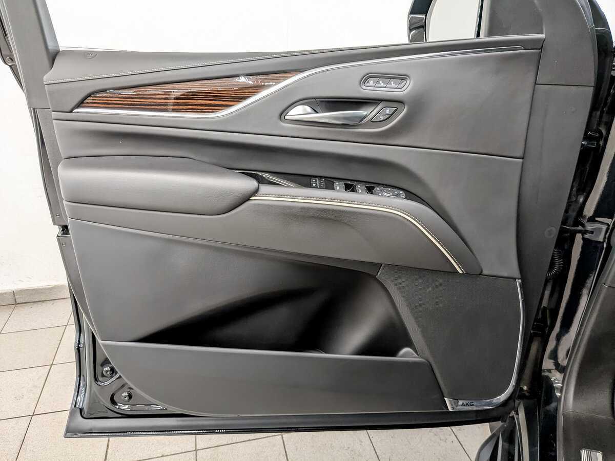 Cadillac Escalade 2021 года с пробегом. Фото: #16